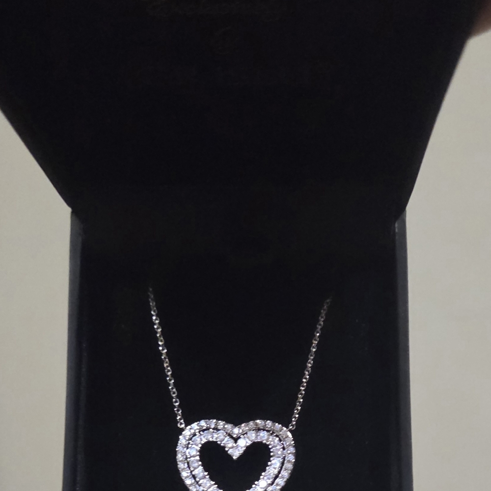 Dazzling Silver Heart Necklace 17 Inch - Picture 2 of 3